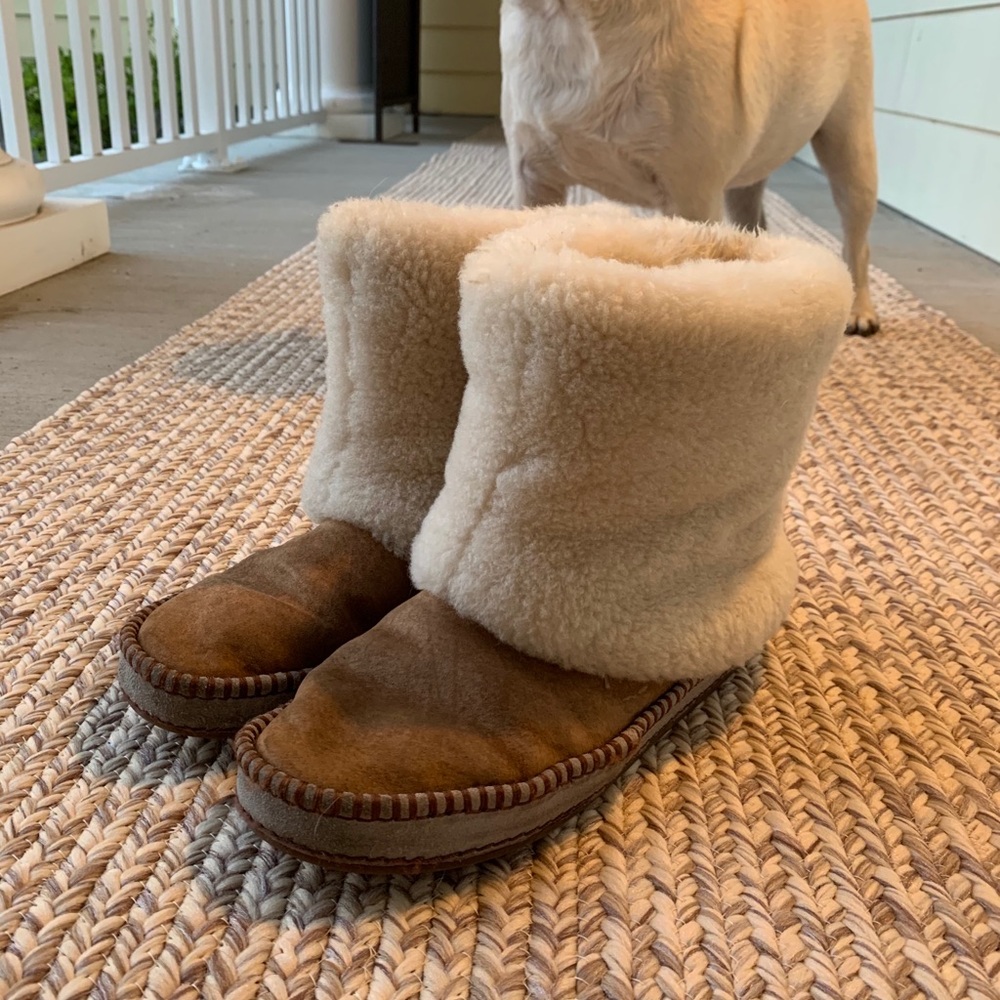 UGG Fluff Boot Chestnut Women’s 8